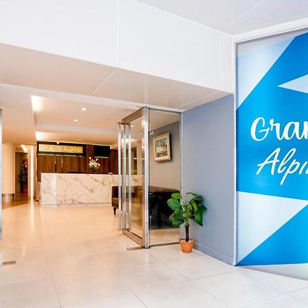 Grand Alpine Hotel Bangkok Dış mekan fotoğraf