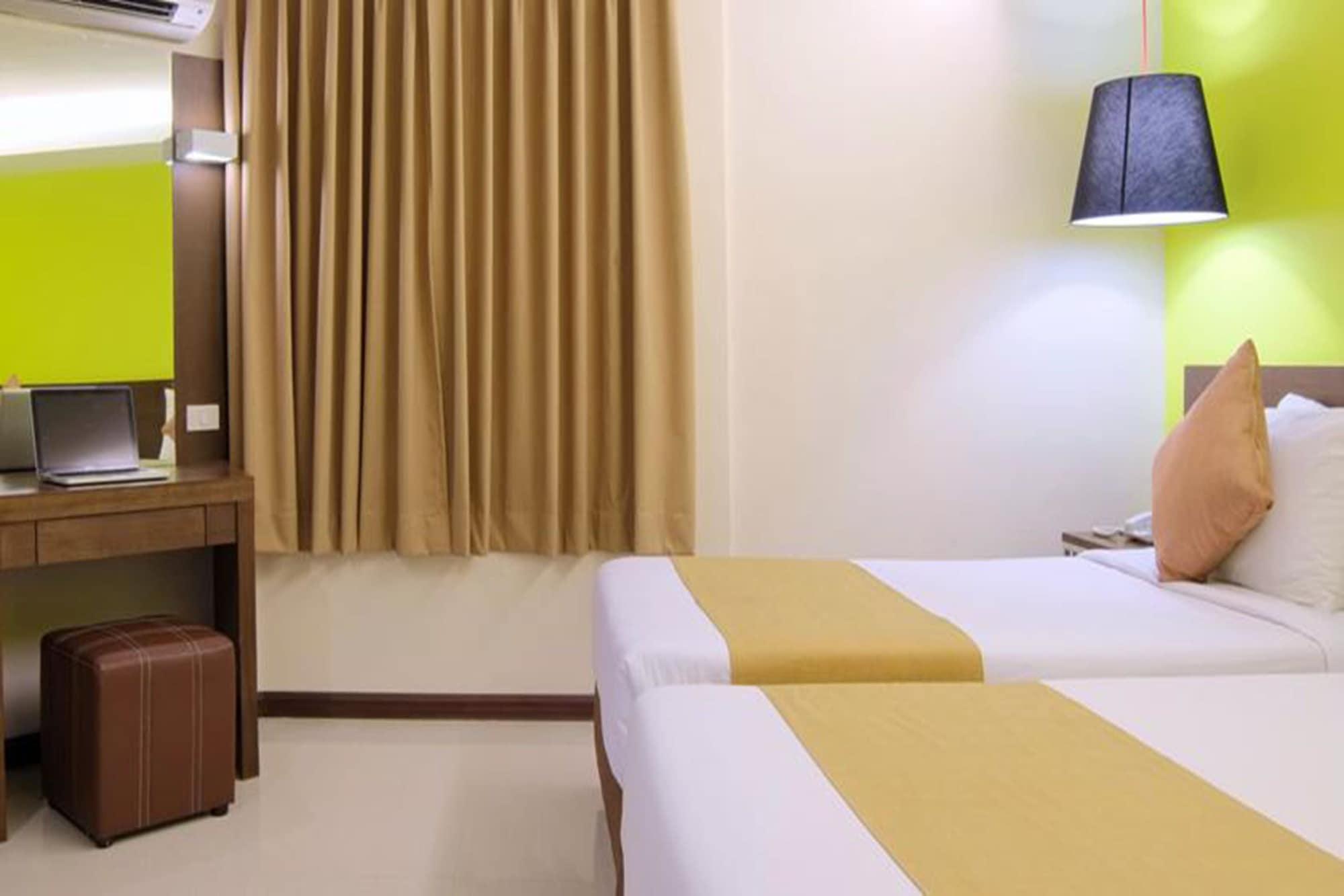 Grand Alpine Hotel Bangkok Dış mekan fotoğraf