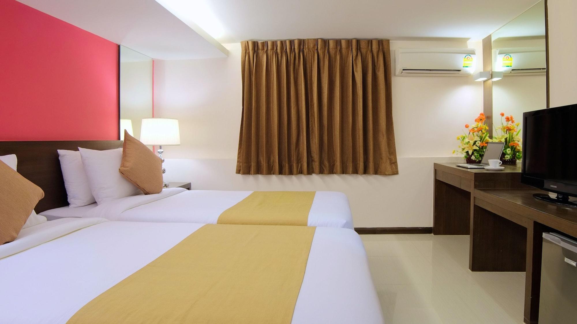 Grand Alpine Hotel Bangkok Dış mekan fotoğraf