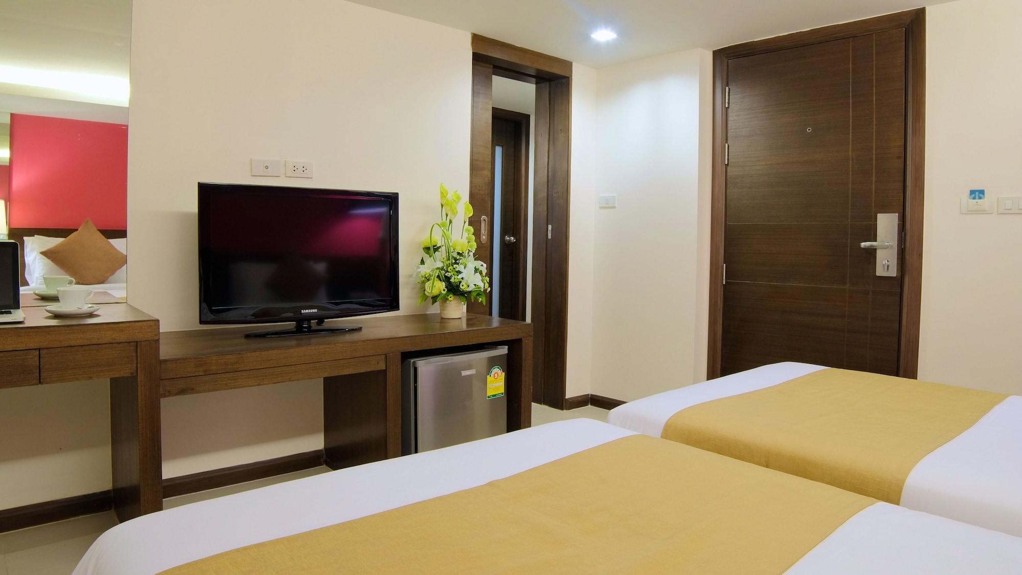 Grand Alpine Hotel Bangkok Dış mekan fotoğraf