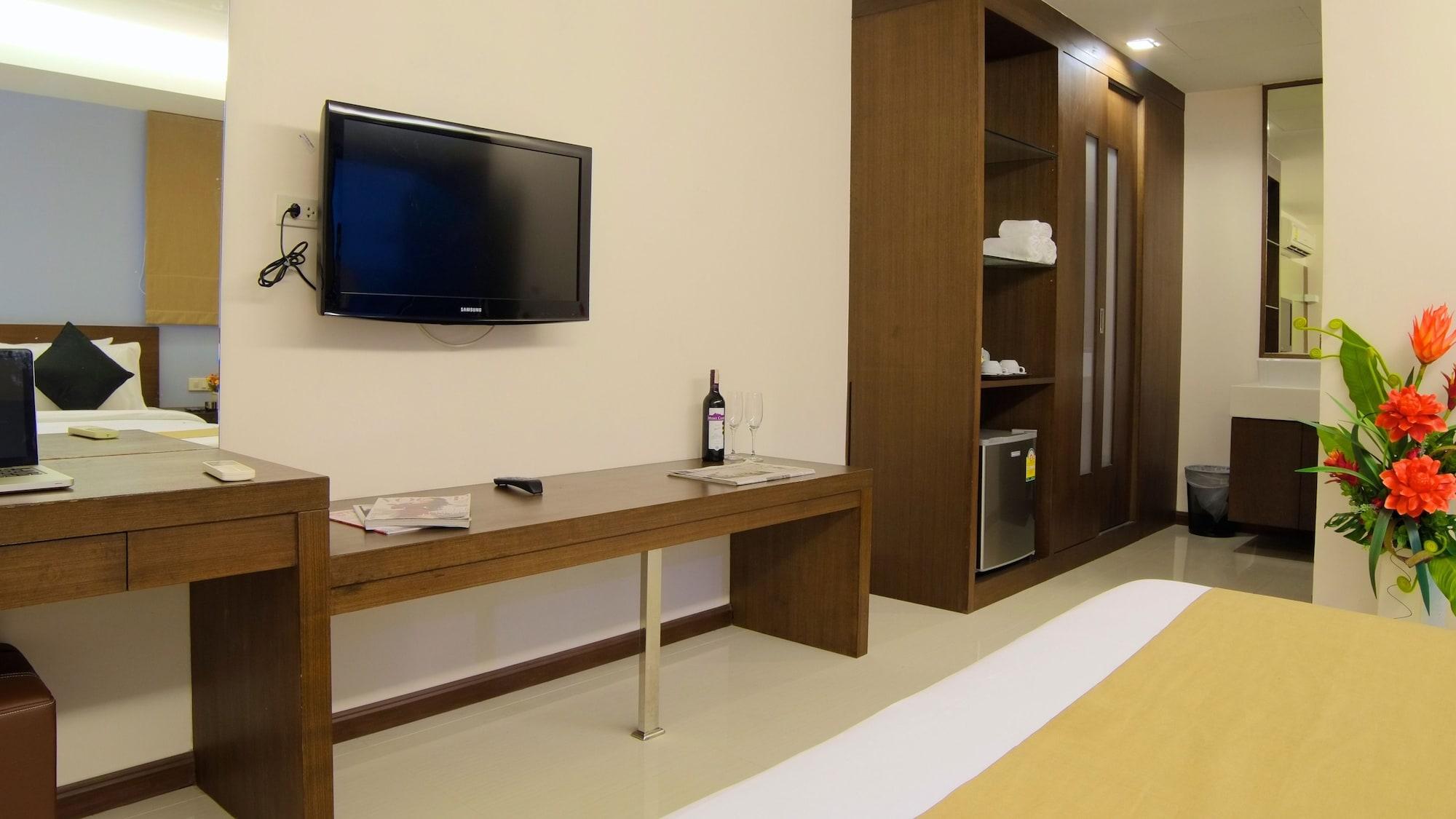 Grand Alpine Hotel Bangkok Dış mekan fotoğraf