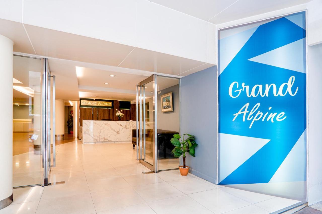 Grand Alpine Hotel Bangkok Dış mekan fotoğraf