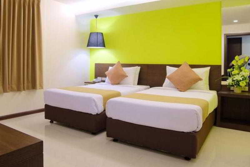 Grand Alpine Hotel Bangkok Dış mekan fotoğraf