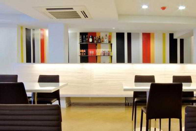 Grand Alpine Hotel Bangkok Dış mekan fotoğraf