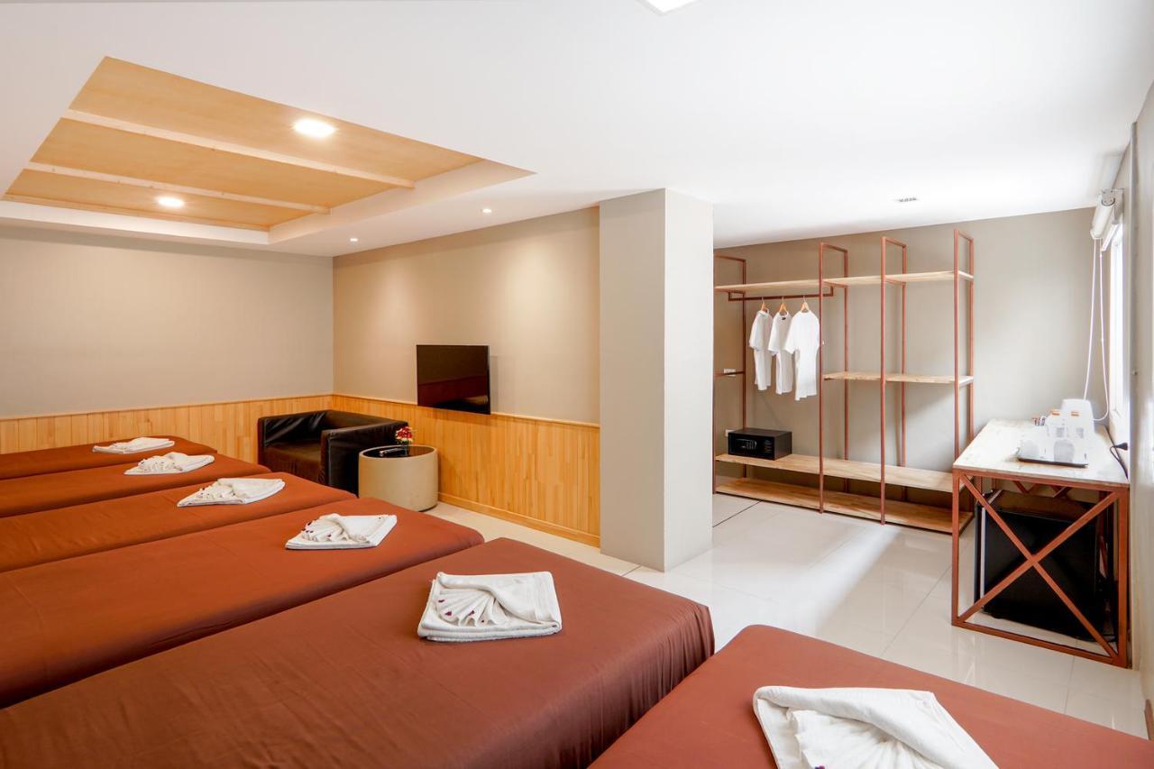 Grand Alpine Hotel Bangkok Dış mekan fotoğraf