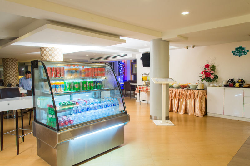Grand Alpine Hotel Bangkok Dış mekan fotoğraf