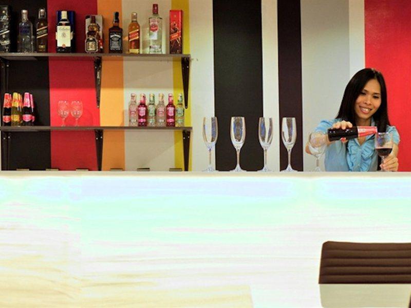 Grand Alpine Hotel Bangkok Dış mekan fotoğraf