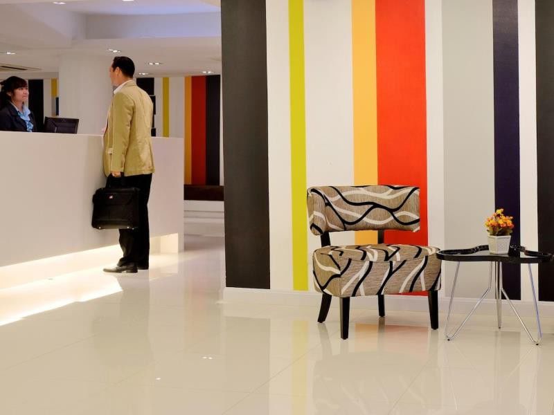Grand Alpine Hotel Bangkok Dış mekan fotoğraf