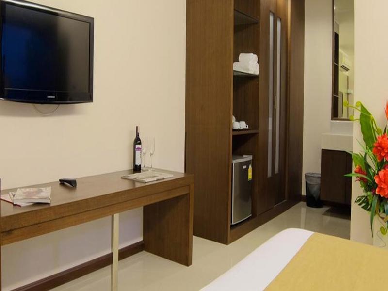 Grand Alpine Hotel Bangkok Dış mekan fotoğraf