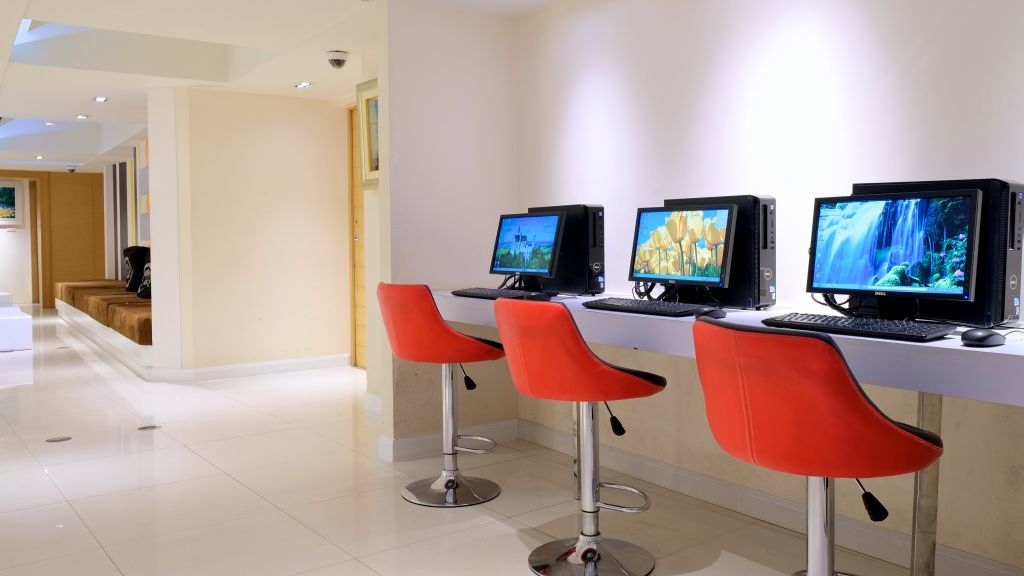 Grand Alpine Hotel Bangkok Dış mekan fotoğraf